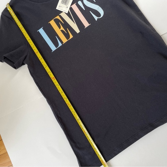 Levis 90s Serif Logo Perfect Graphic Tee Shirt in Caviar Black NWT - Picture 10 of 10
